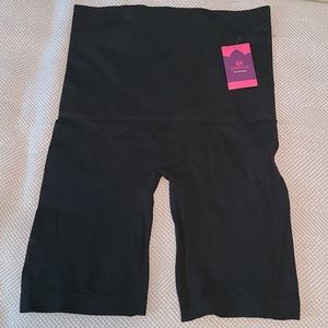 NWT Empetua high-wasted shaper short XXXL